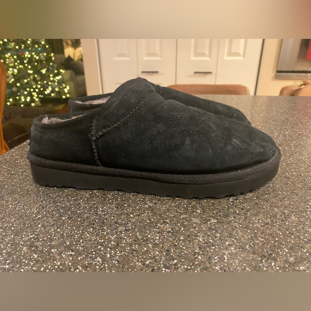 UGG women’s classic suede slippers size 10